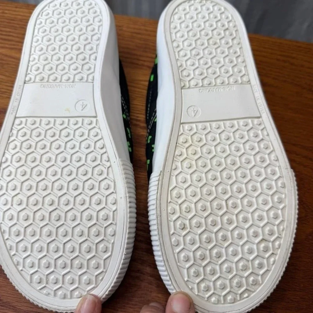 Minecraft Boys Canvas Slip-on‎ Sneakers green black size 4 youth creeper green